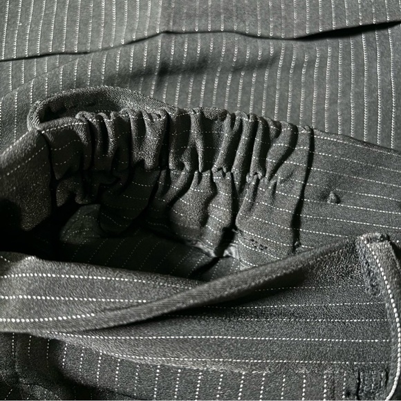 NWT Larry Levine Woman Stretch Pinstripe City Shorts Dress Up Going Out Size 20W - Picture 8 of 16